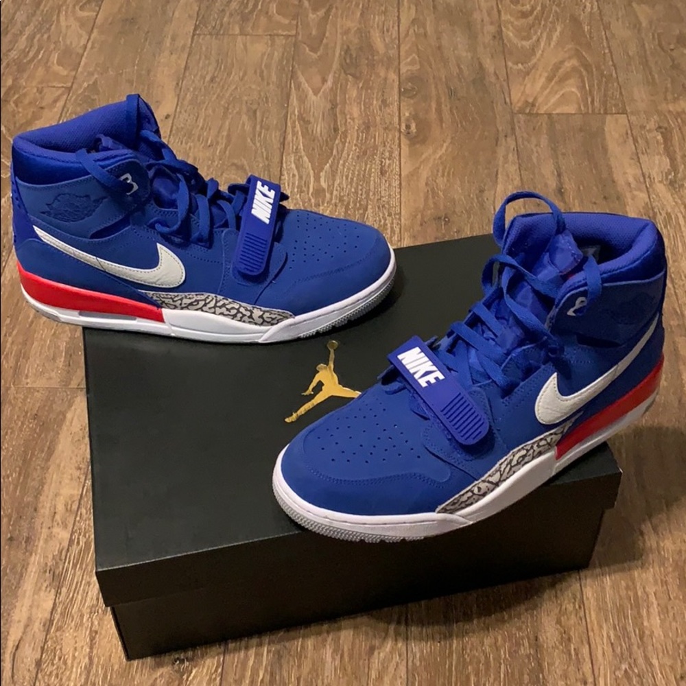 Air Jordan Legacy 312 Men's Shoe Blue and Red